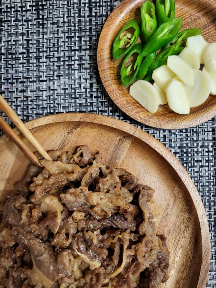 철판 양념우삼겹(300g)
