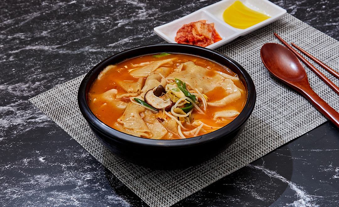 상품코드 : IC004 칼칼한 진한 국물 맛 일산칼국수 얼큰 수제비