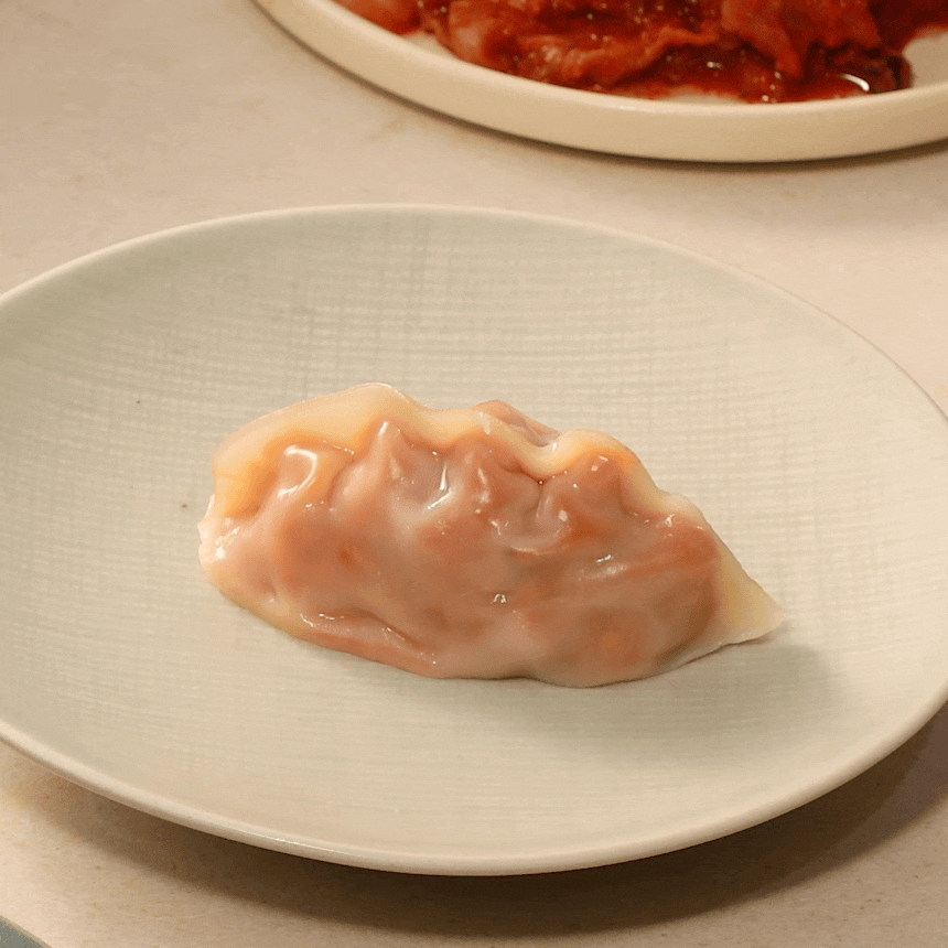 상품코드 : HAN004 속이 고기와 김치로 가득찬 매운 실비김치만두 525g
